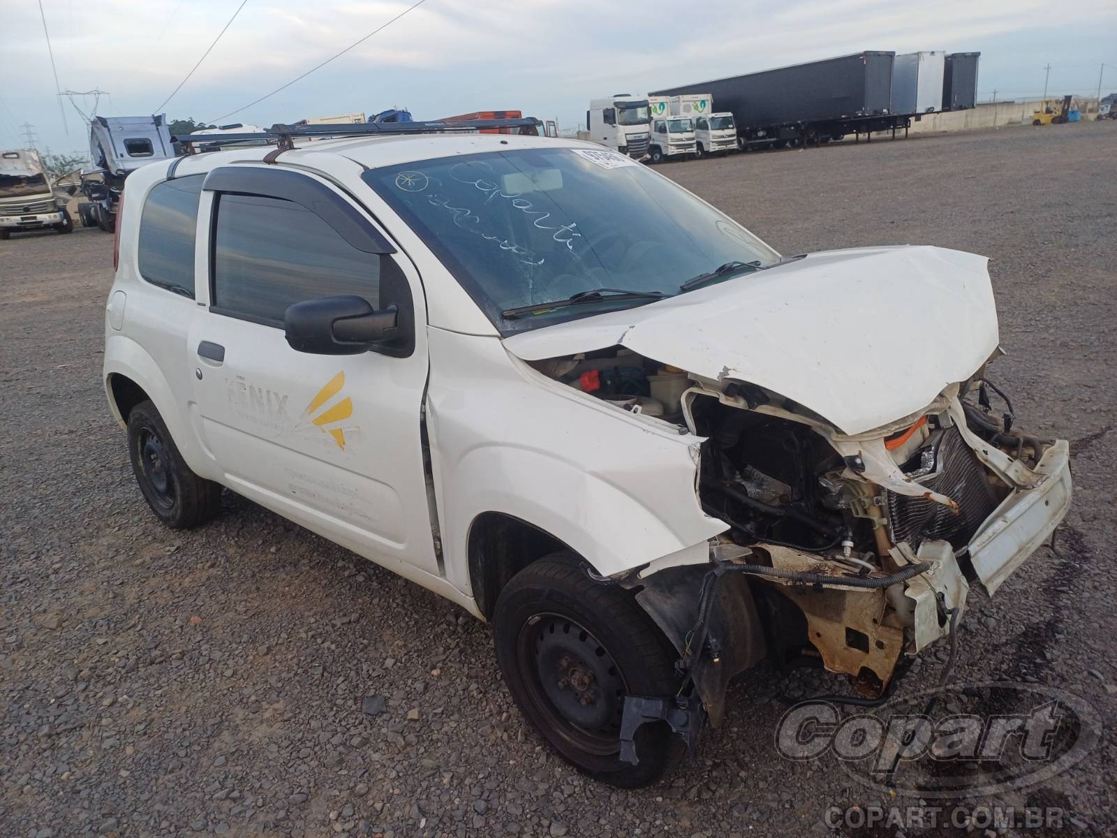 Fiat Uno Vivace 1.0 Evo 2013 Colisão Média Monta