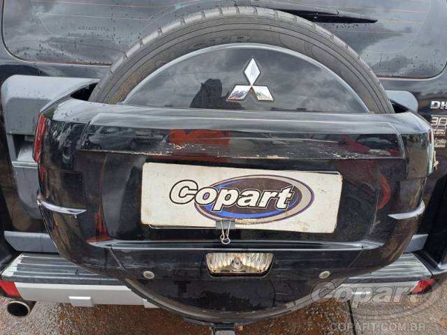 2013 MITSUBISHI PAJERO FULL 