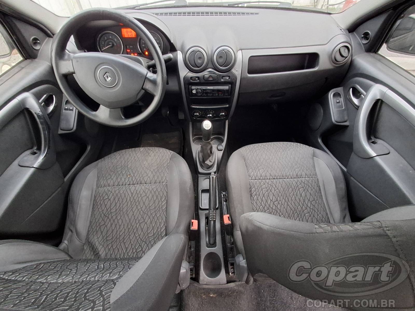 Foto 9 de 10: 2013 RENAULT LOGAN