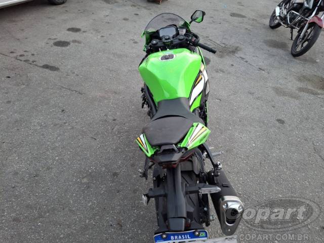 2025 KAWASAKI NINJA ZX-6R 