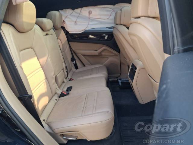 2020 PORSCHE CAYENNE 
