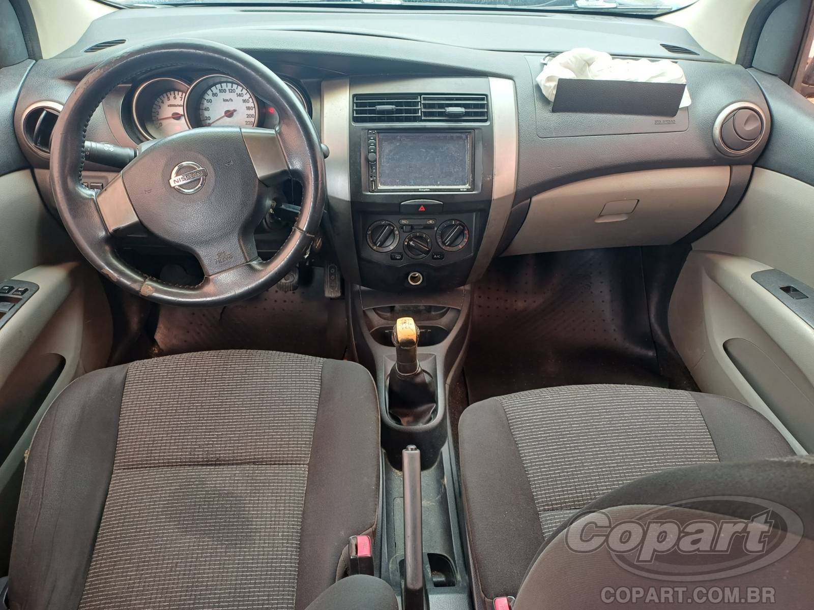 Foto 9 de 10: 2013 NISSAN LIVINA