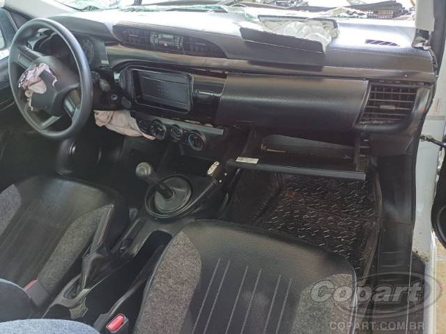 2024 TOYOTA HILUX CS 