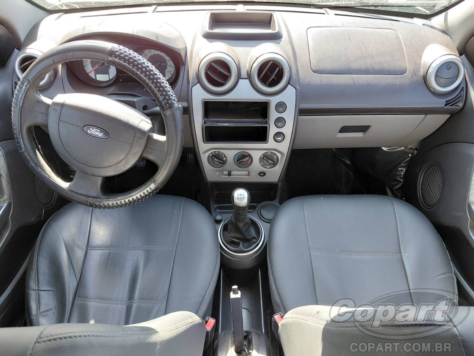 Foto 9 de 11: 2010 FORD FIESTA SEDAN
