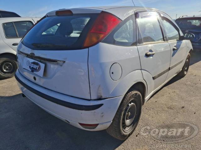 2004 FORD FOCUS 