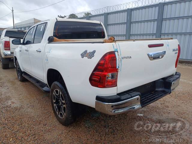 2021 TOYOTA HILUX CD 