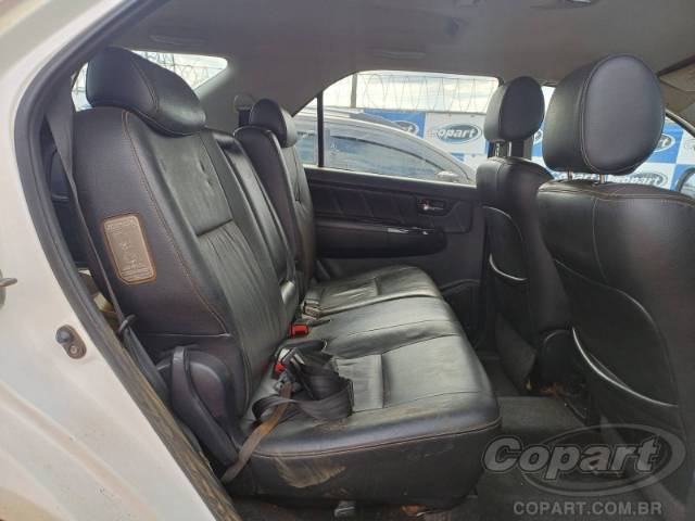2015 TOYOTA HILUX SW4 