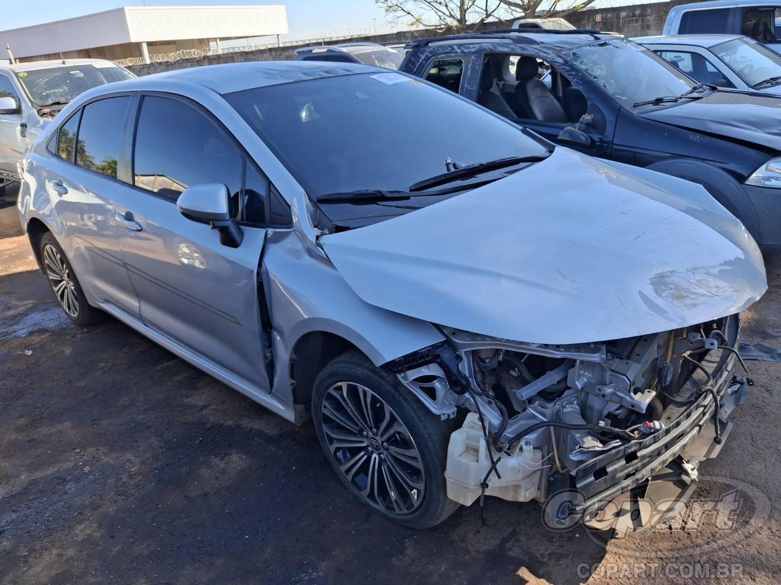 Veículo Toyota Corolla TOYOTA COROLLA XEi 2.0 2023 COLISÃO 2023 em leilão