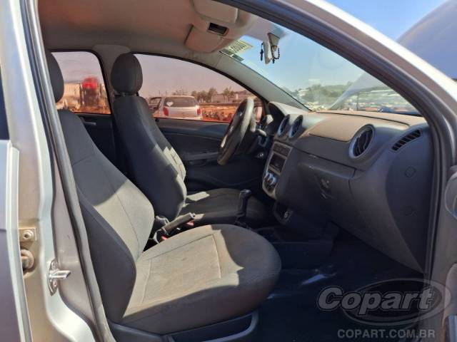 2011 VOLKSWAGEN VOYAGE 