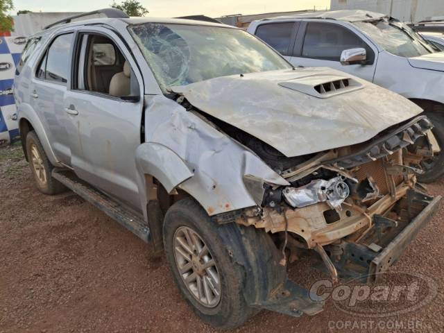 2014 TOYOTA HILUX SW4 