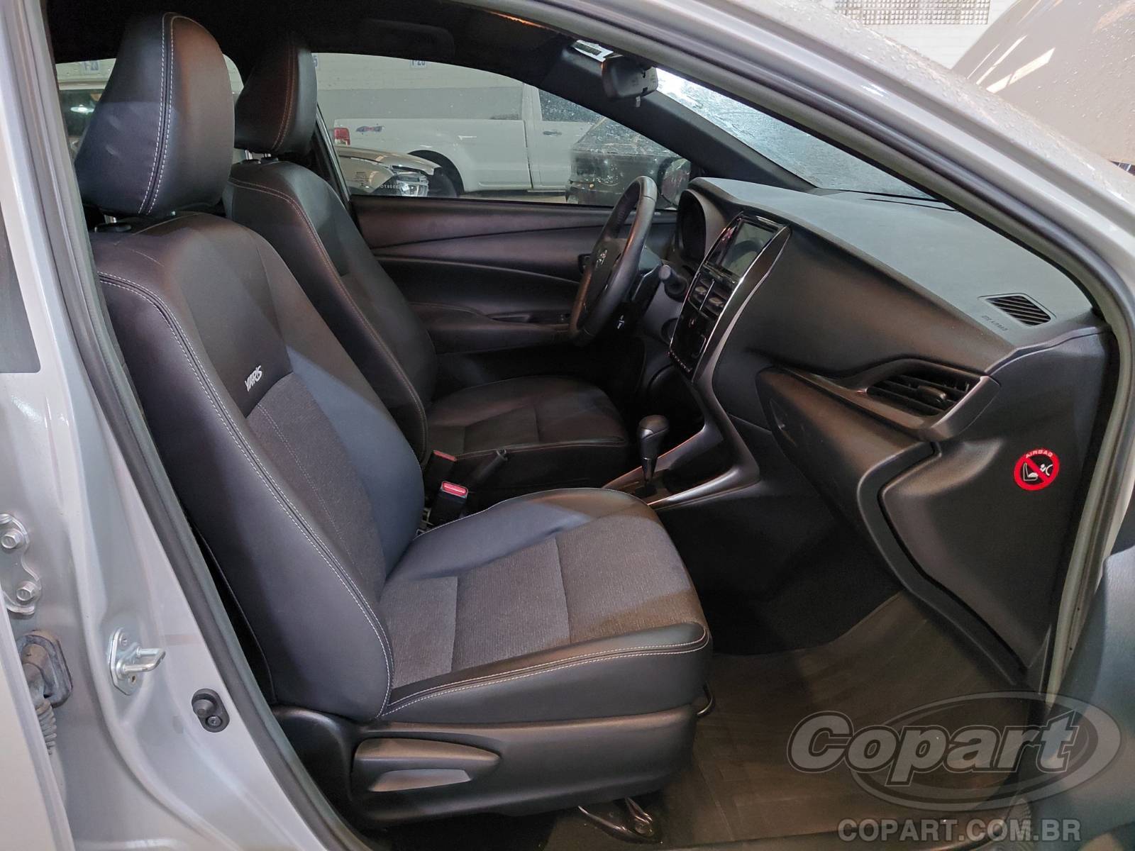 Foto 5: 2023 TOYOTA YARIS