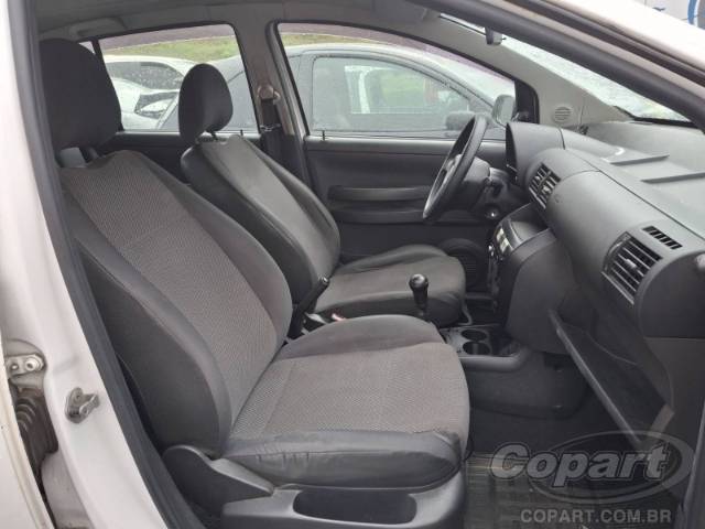 2004 VOLKSWAGEN FOX 