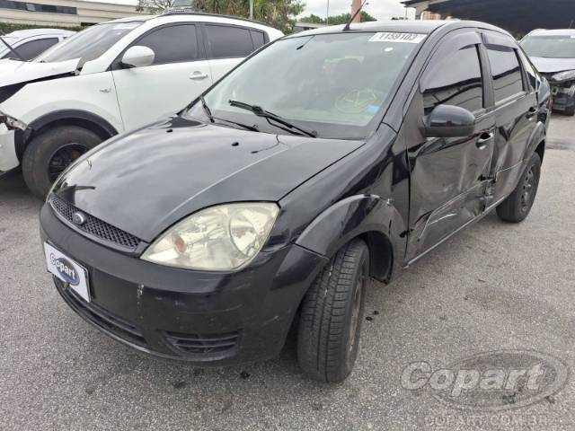 2005 FORD FIESTA SEDAN 