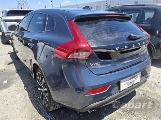 2019 VOLVO V40 