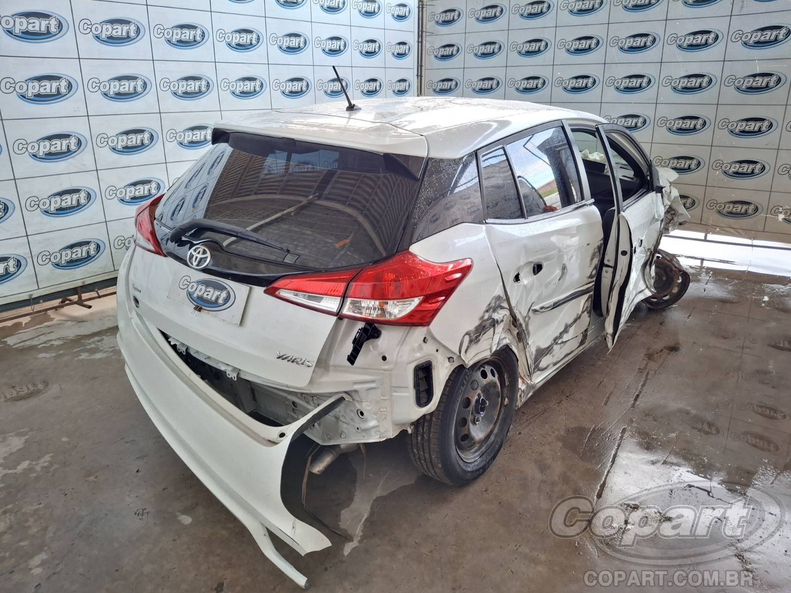 2020 TOYOTA YARIS — foto 4 de 10