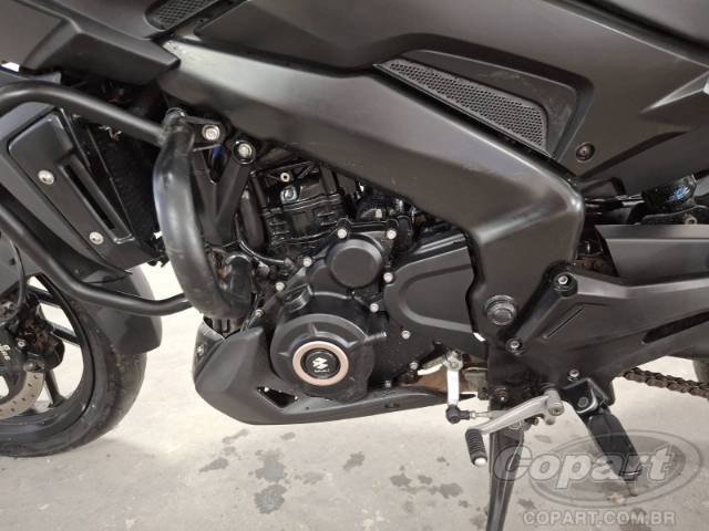 2025 BAJAJ DOMINAR 