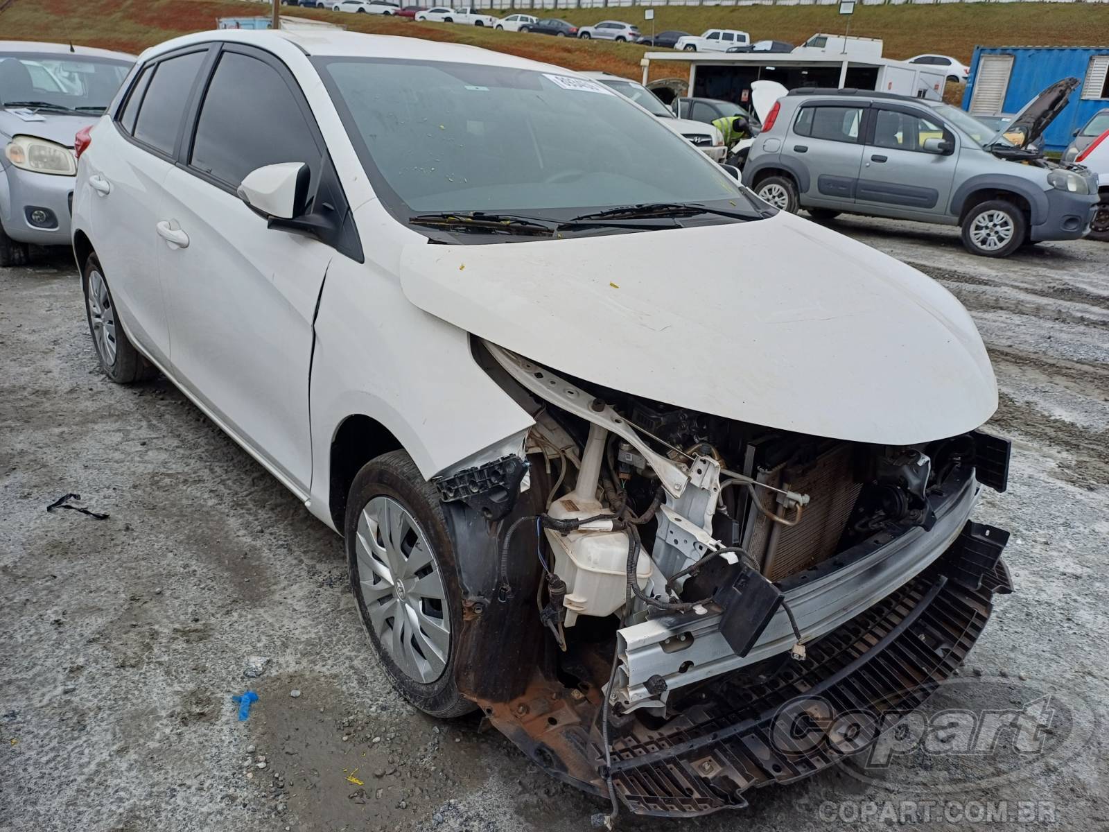 Veículo Toyota Yaris Toyota Yaris XL 1.5 16V Dual VVT-i 2023 Colisão Média Monta 2023 em leilão