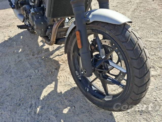 2026 ROYAL ENFIELD Guerrilla 