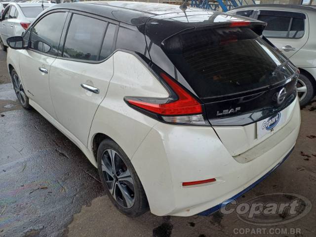 2022 NISSAN LEAF 