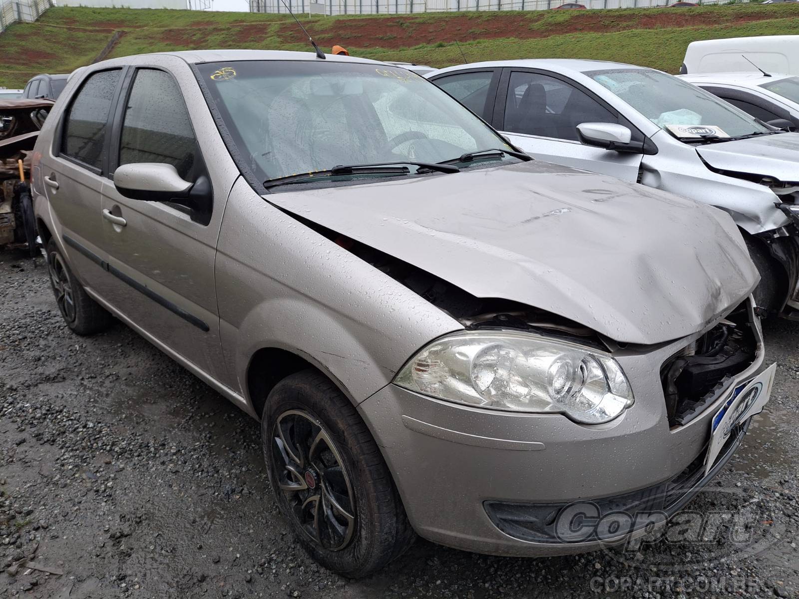 Veículo Fiat Palio Fiat Palio ELX 1.0 2010 Colisão Média Monta 2010 em leilão