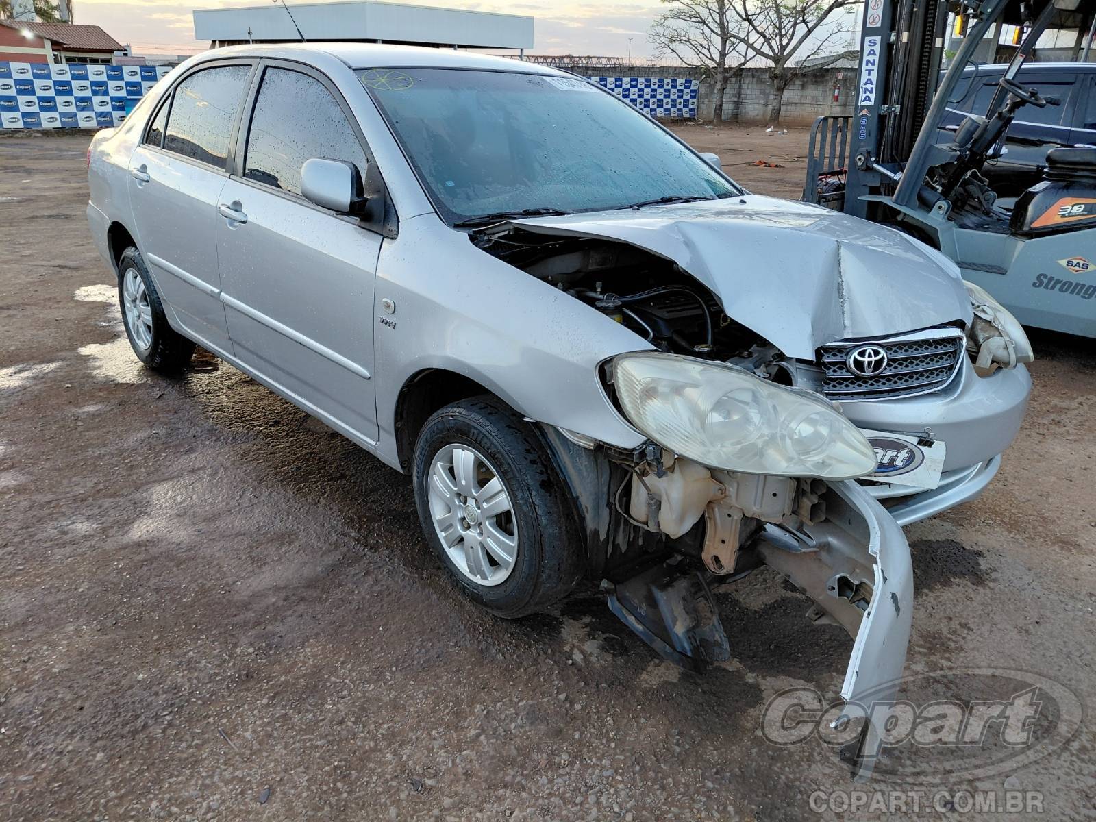 Toyota Corolla 2007 em leilão