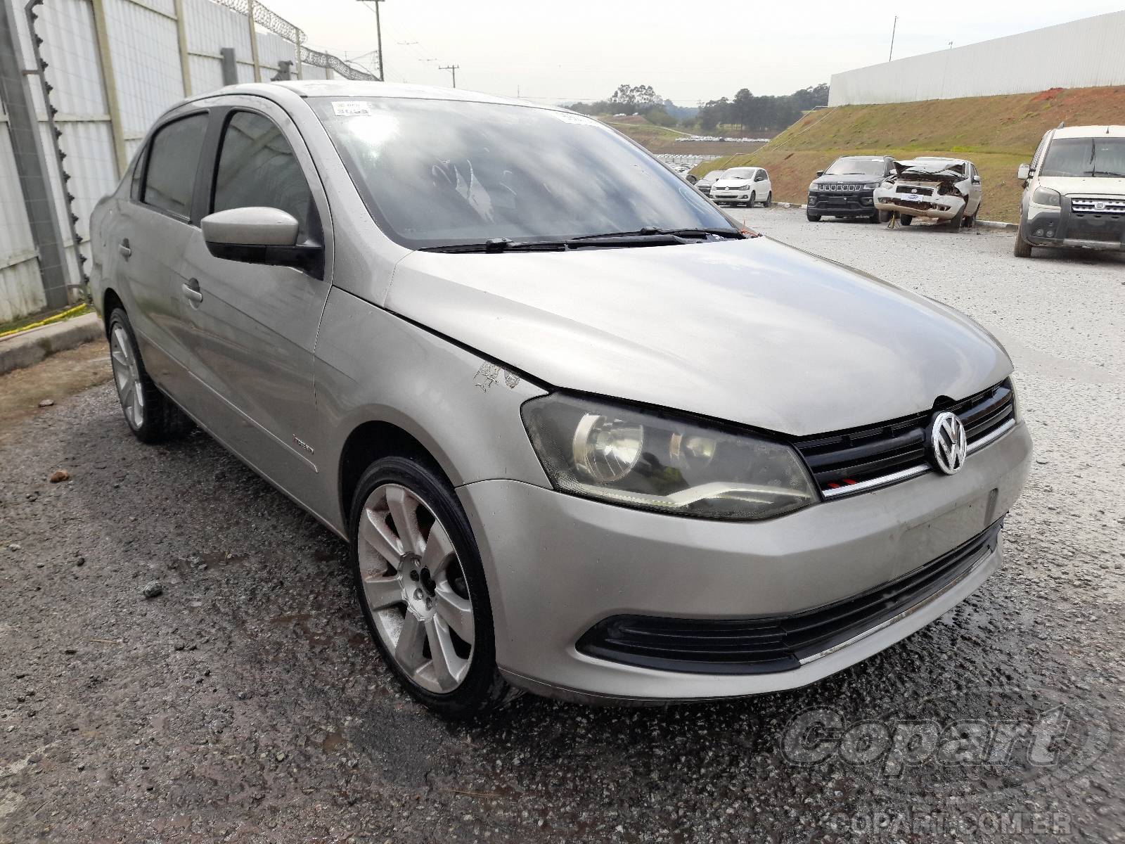 Veículo VW - VolksWagen Voyage 2012 VOLKSWAGEN VOYAGE 1.0 TOTAL FLEX 2013 em leilão