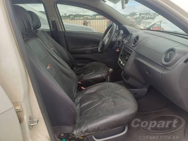2013 VOLKSWAGEN VOYAGE 