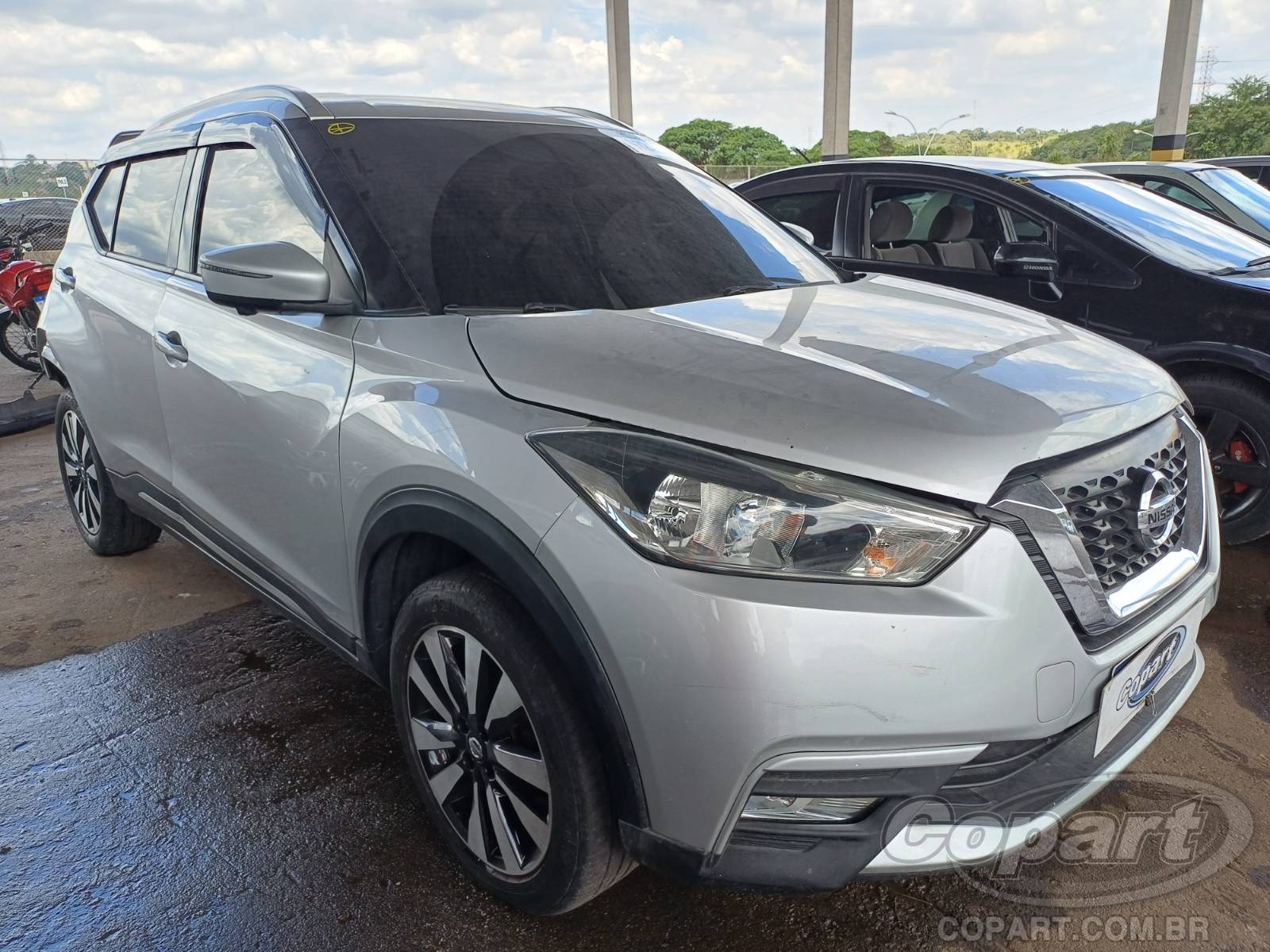 Veículo Nissan Kicks Nissan Kicks SL CVT 1.6 2017 Médio Dano Traseiro 2017 em leilão