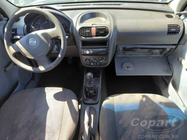 2004 CHEVROLET CORSA SEDAN 
