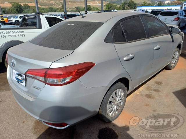 2025 TOYOTA YARIS SEDA 