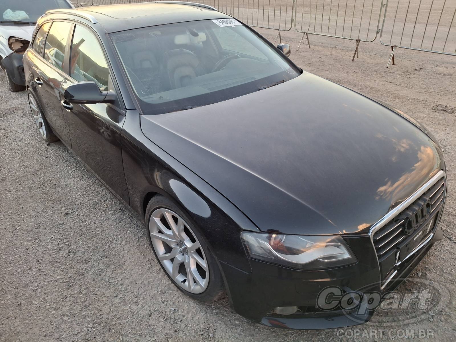 Veículo Audi A4 Audi A4 Avant 2.0 FSI Turbo 2011 Colisão Pequena Monta 2011 em leilão