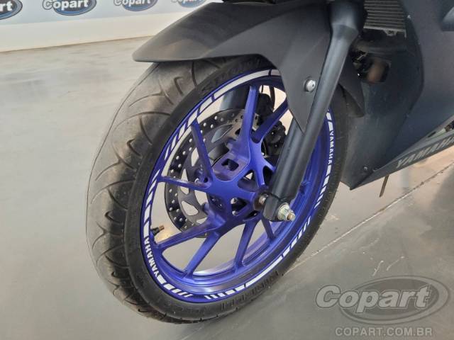 2025 YAMAHA YZF R15 