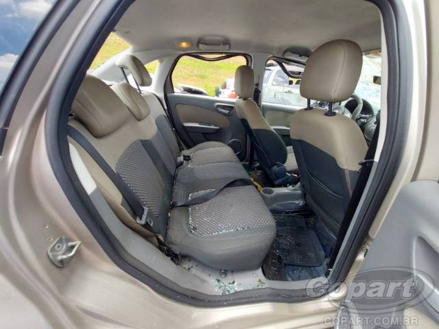 2015 FIAT GRAND SIENA 