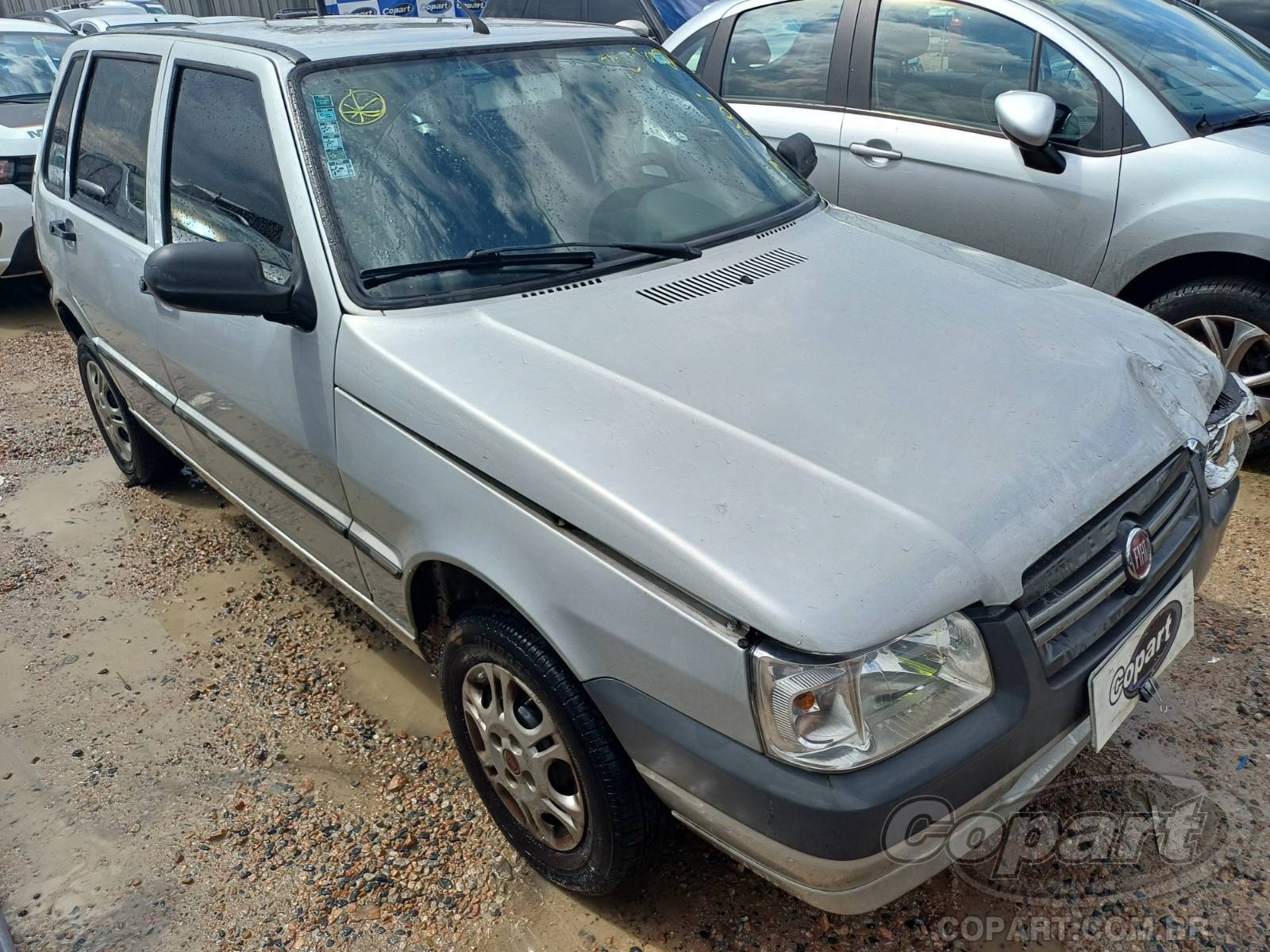 Veículo Fiat Uno Fiat Uno Mille Fire Economy 1.0 2013 Pequena Monta 2013 em leilão