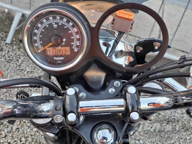 2013 TRIUMPH BONNEVILLE 