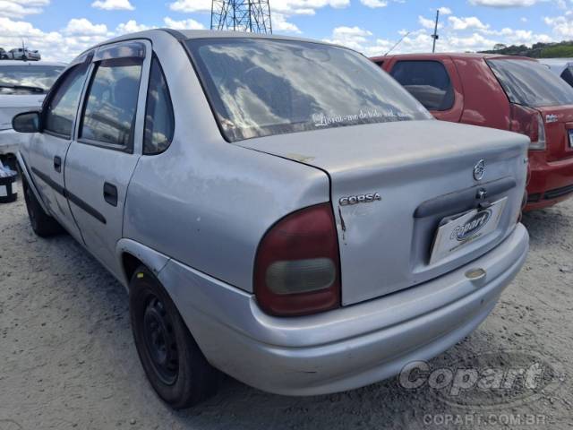 2000 CHEVROLET CORSA SEDAN 
