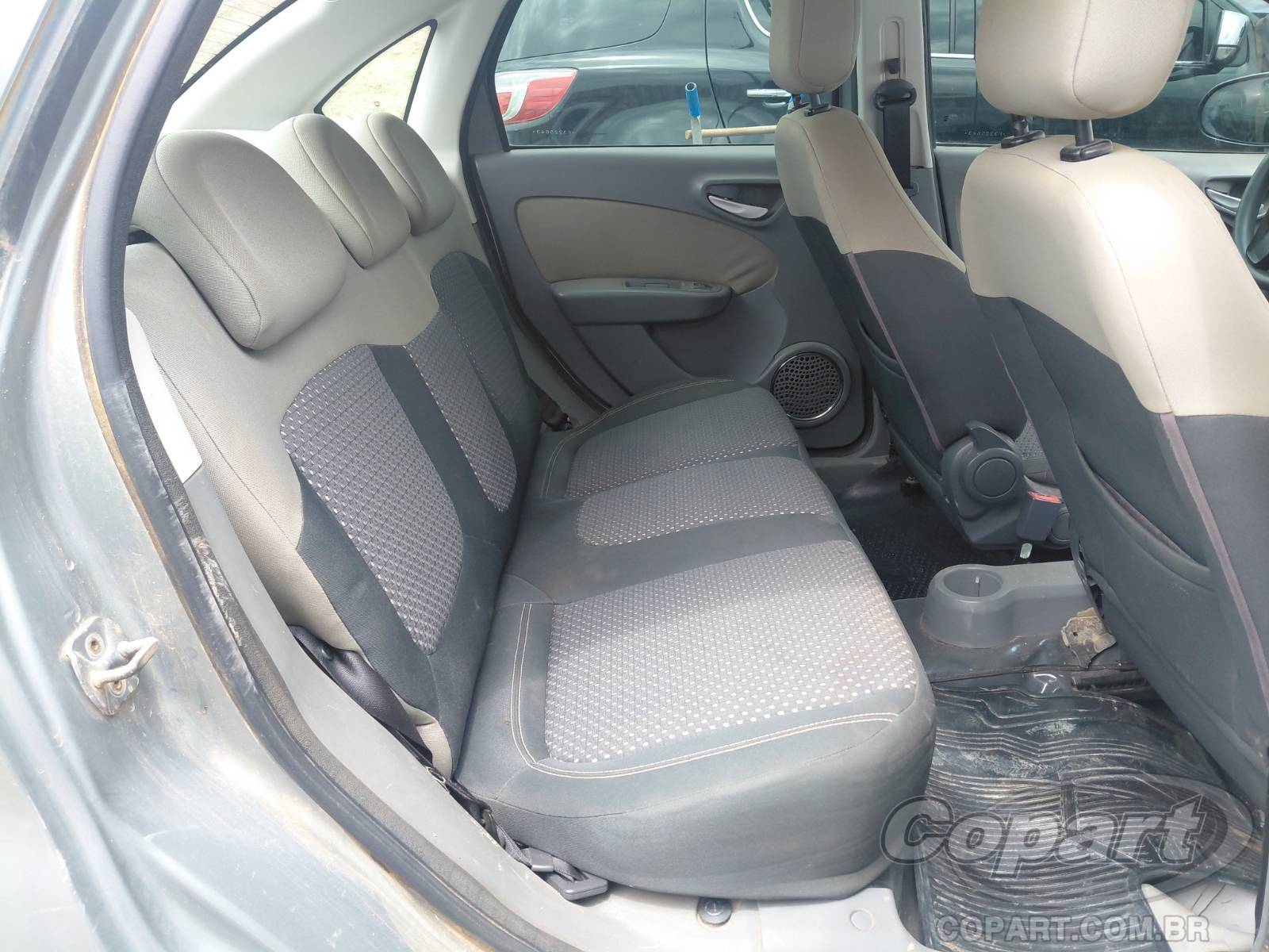 Foto 6 de 15: 2015 FIAT GRAND SIENA