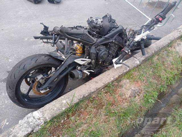 2024 TRIUMPH STREET TRIPLE 