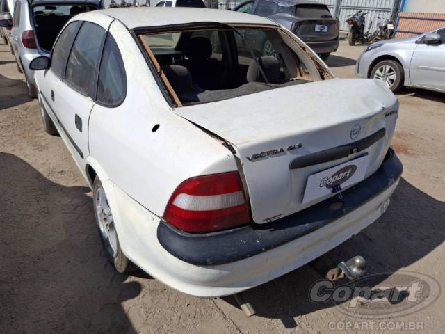 1998 CHEVROLET VECTRA 