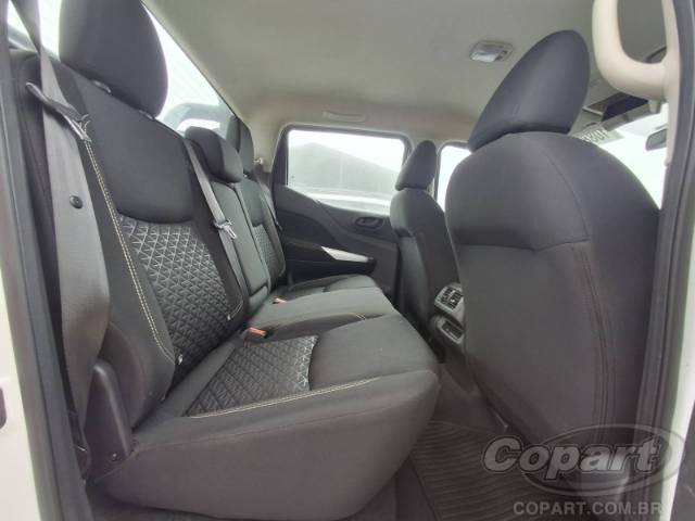 2025 NISSAN FRONTIER CD 