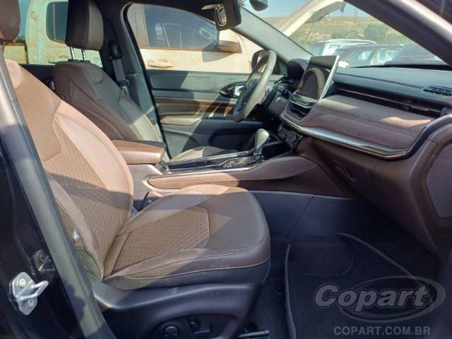 2025 JEEP COMMANDER 