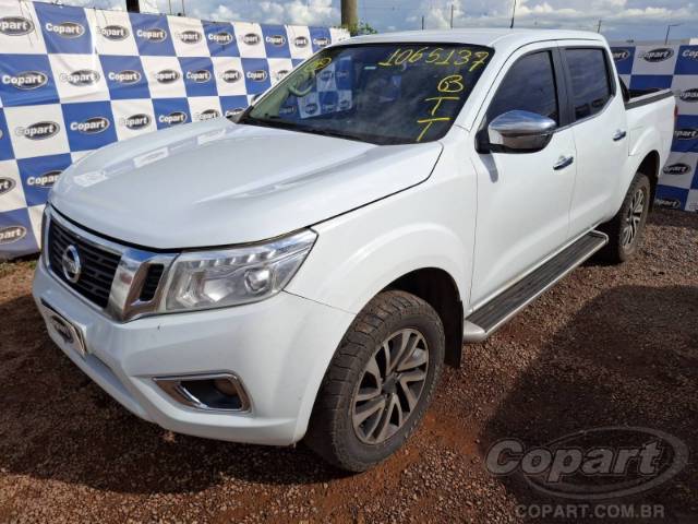 2022 NISSAN FRONTIER CD 