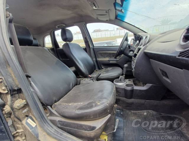 2011 FORD FIESTA 