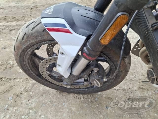 2025 TRIUMPH TRIDENT 