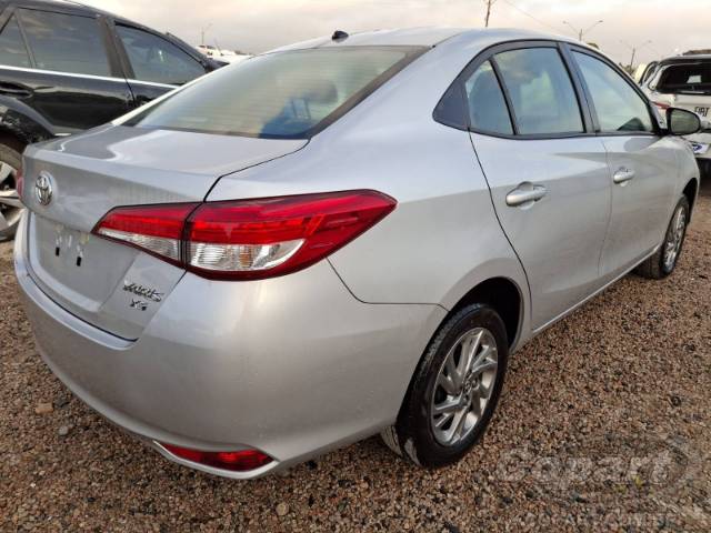 2025 TOYOTA YARIS SEDA 