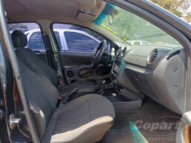 2011 VOLKSWAGEN VOYAGE 