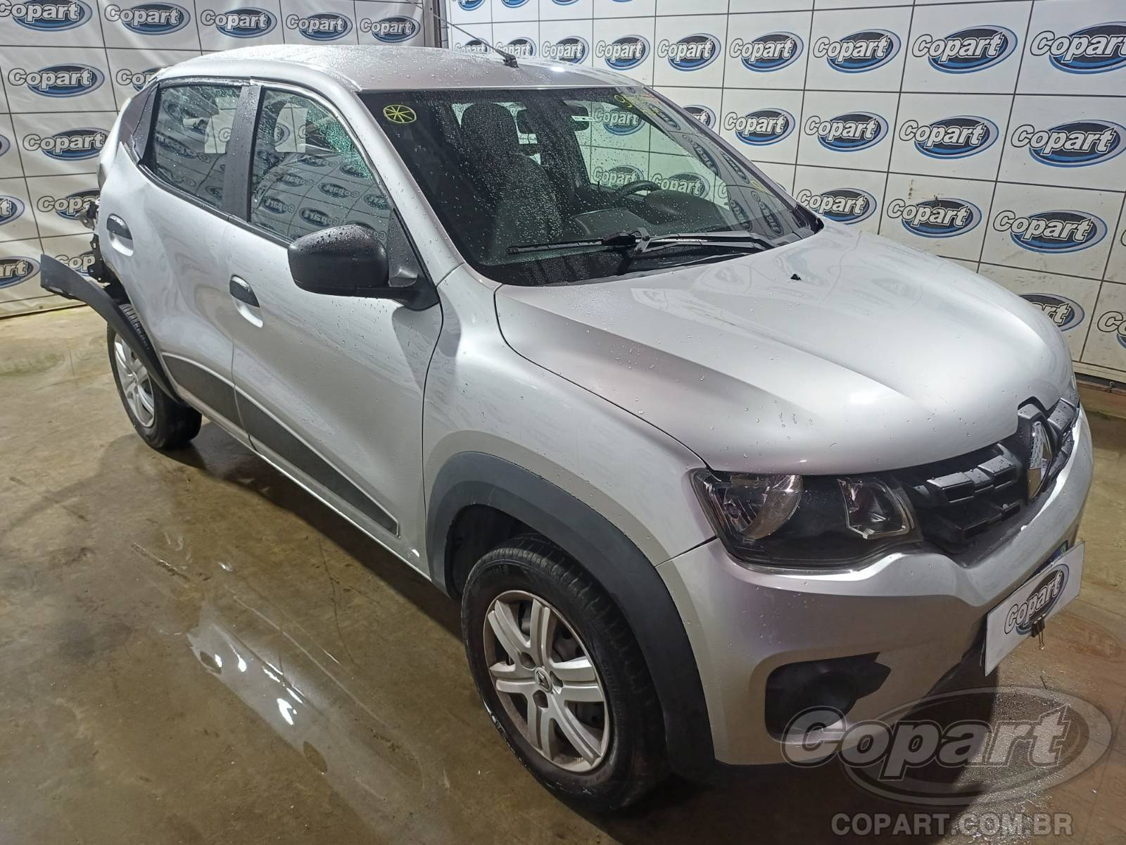 Renault Kwid Zen 1.0 SCe 2021 Médio Dano Traseiro
