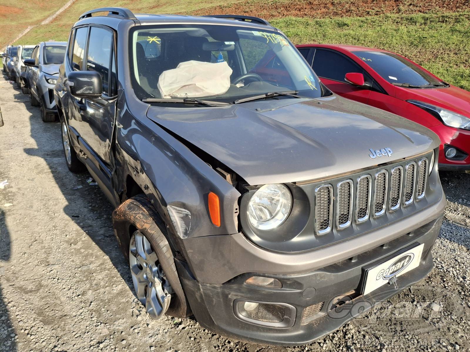 Veículo Jeep Renegade Jeep Renegade Sport 1.8 16V E.TorQ Evo 2018 Médio Dano Lateral 2018 em leilão