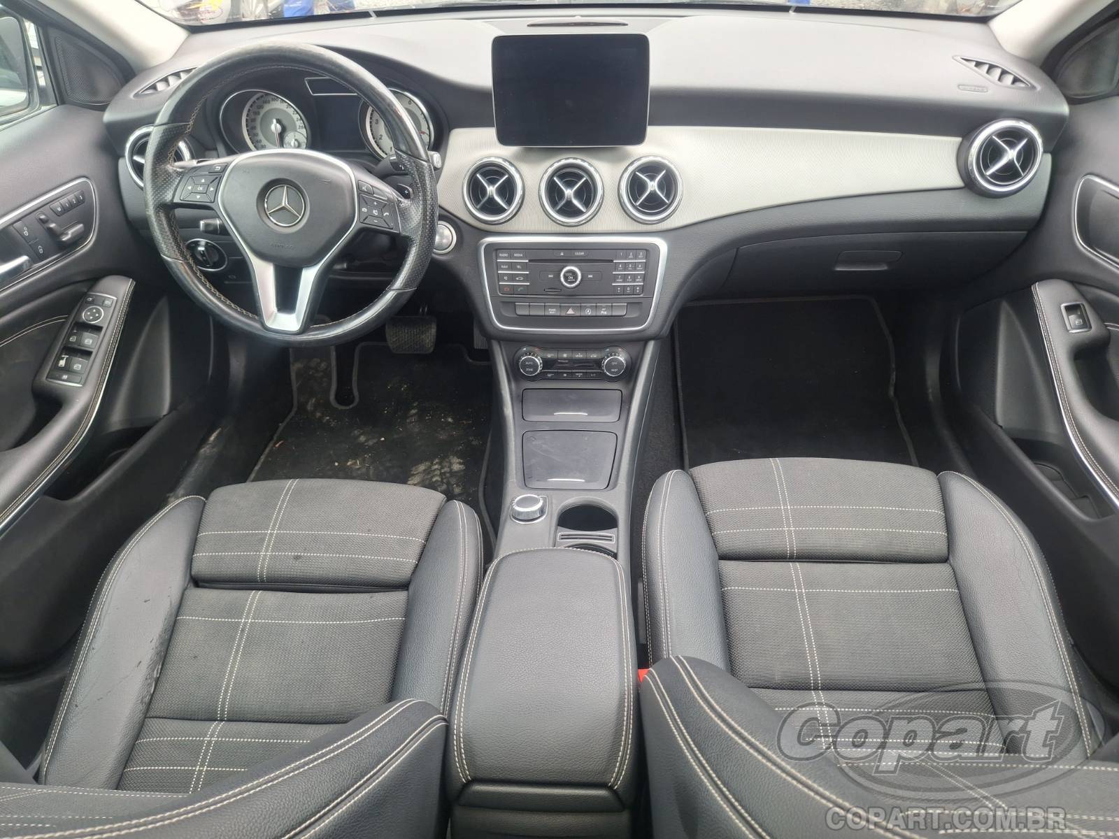 2017 MERCEDES BENZ GLA — foto 9 de 13