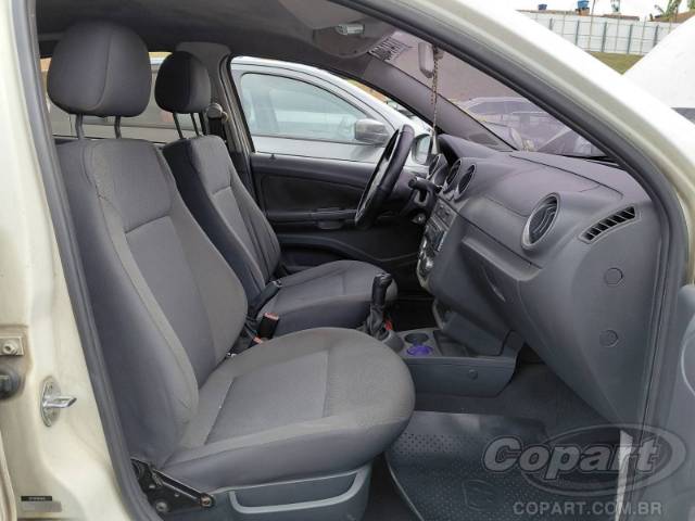 2013 VOLKSWAGEN VOYAGE 